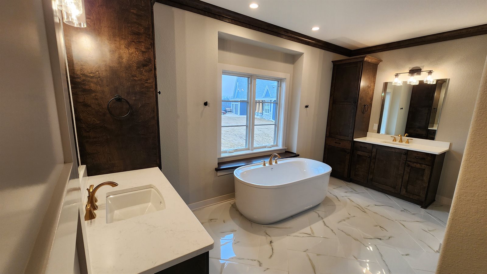 Bathrooms image